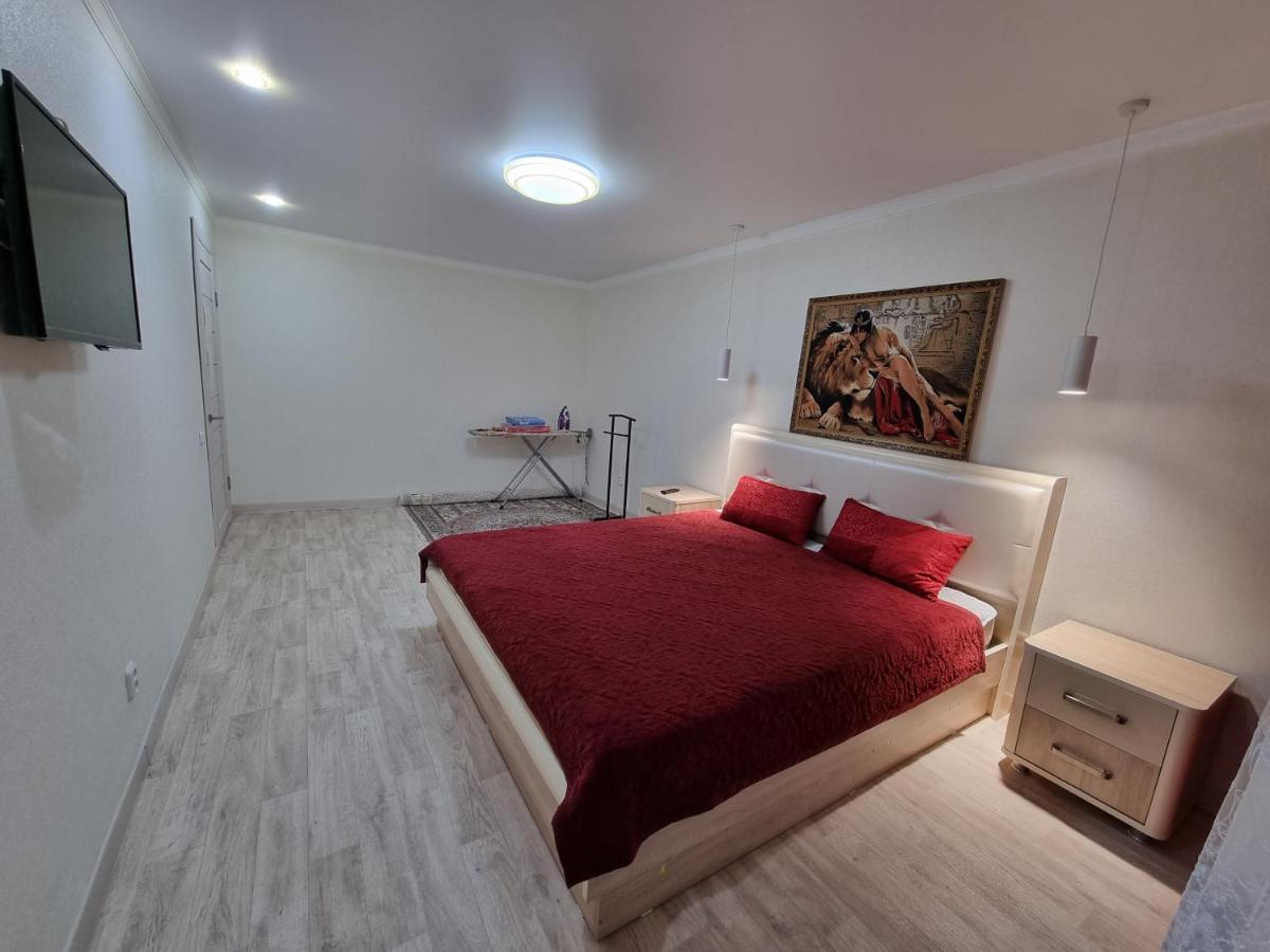 Посуточная Квартира На Мухита C Wi-Fi Uralsk Ngoại thất bức ảnh