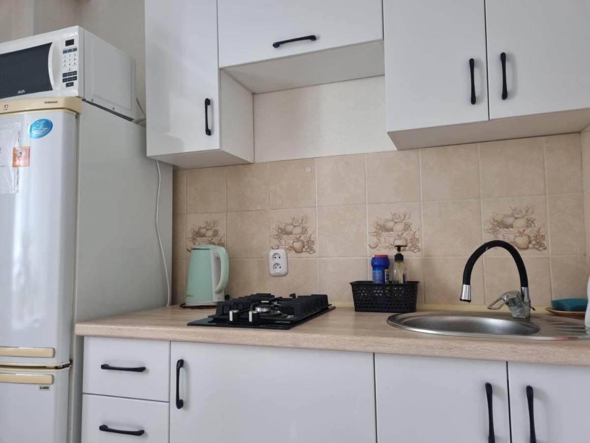 Посуточная Квартира На Мухита C Wi-Fi Uralsk Ngoại thất bức ảnh